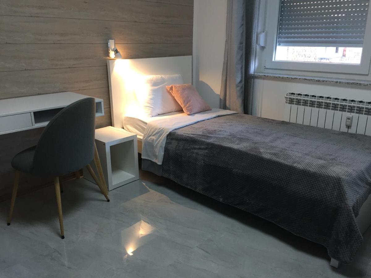 Apartman Sonas 2 With Free Private Parking Karlovac Εξωτερικό φωτογραφία